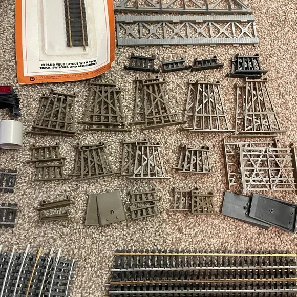 Vtg Tyco Life-Like Electric Train Set HO Scale Accessories Track Cars Tansformer